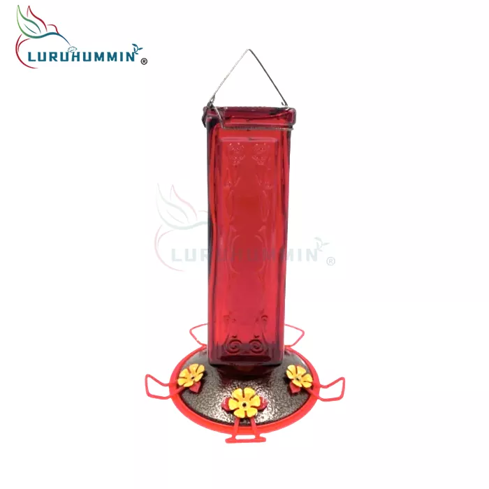 Kiuj estas la trajtoj de blovitaj vitraj birdoj?